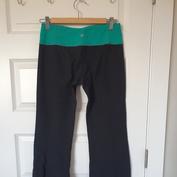 lululemon groove reversible stretch pant - size 6 (EUC) - Picture 2 of 4